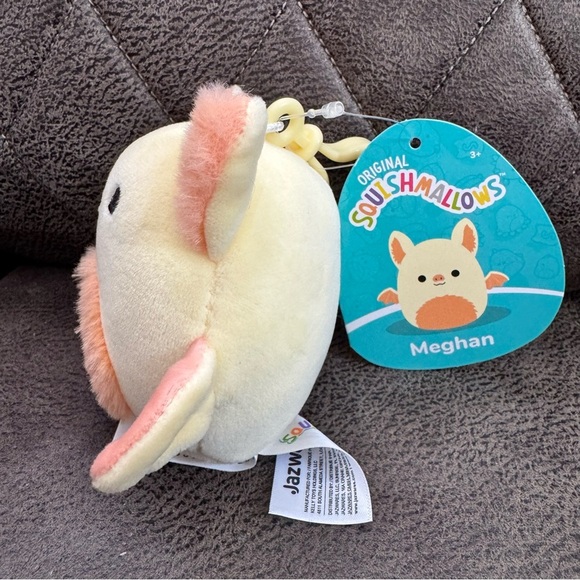 Squishmallow Clip 3.5” Meghan the Fruit Bat NWT Keychain or Bag Charm - Picture 3 of 3